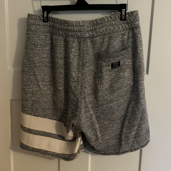 H&M shorts - Picture 2 of 2